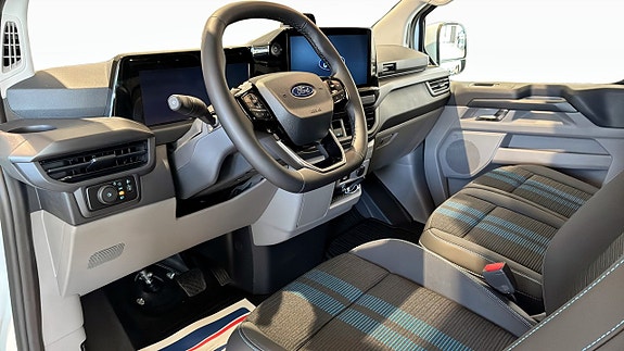 Ford E-Custom 4 of 10