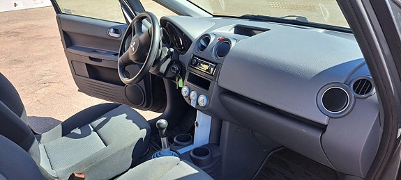 Mitsubishi Colt 7 of 18