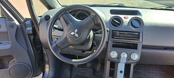 Mitsubishi Colt 10 of 18