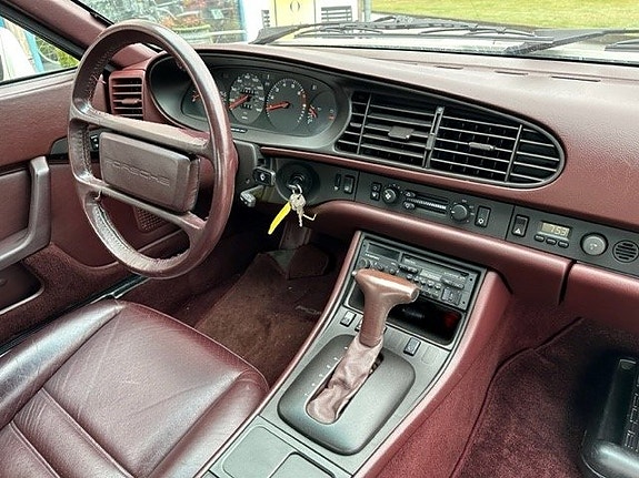 Porsche 944 4 of 8