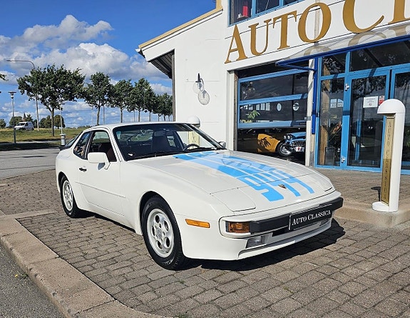Porsche 944 2 of 8