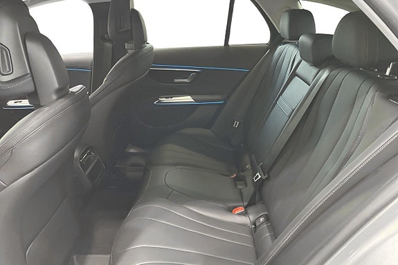 Mercedes-Benz E300 de 23 of 30