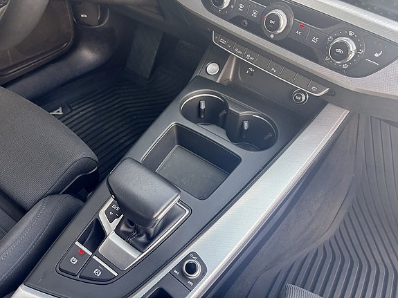 Audi A4 11 of 17