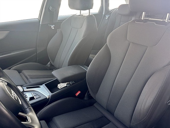 Audi A4 5 of 17