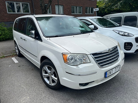 Chrysler Grand Voyager 2 of 11