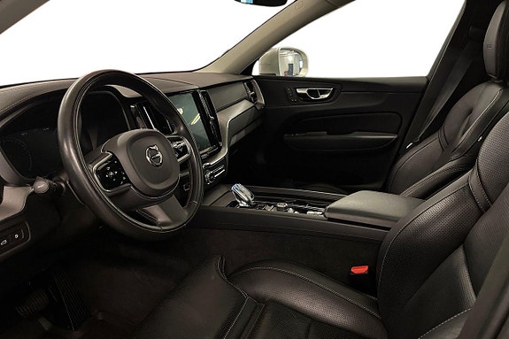 Volvo XC60 11 of 25