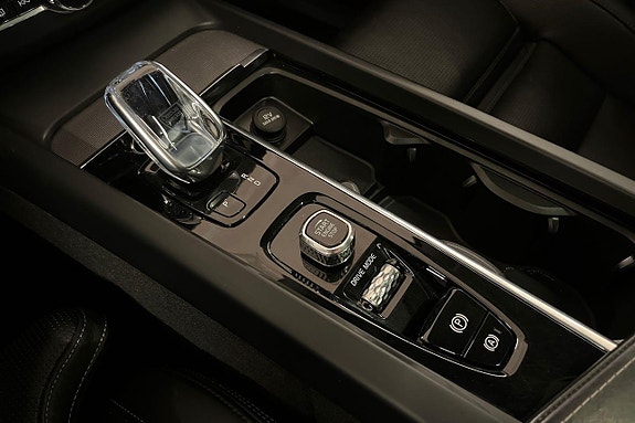 Volvo XC60 15 of 25