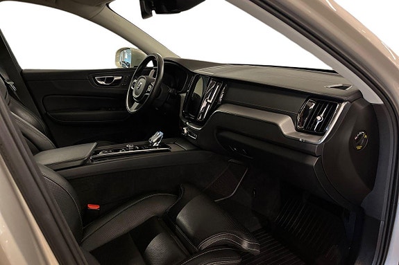 Volvo XC60 14 of 25