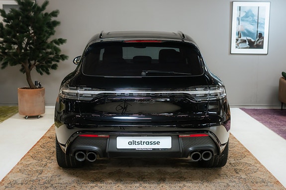 Porsche Macan S 11 of 30