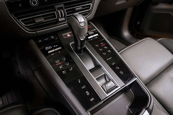 Porsche Macan S 19 of 30