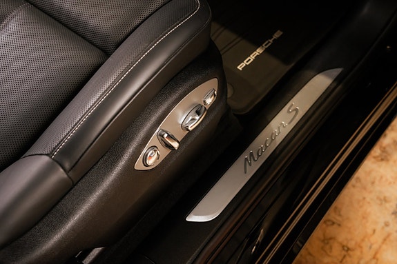 Porsche Macan S 27 of 30