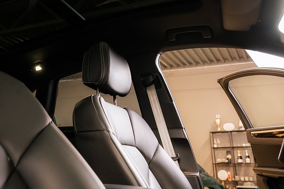 Porsche Macan S 29 of 30