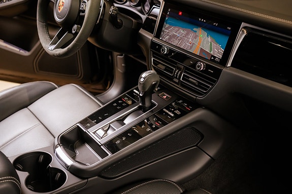Porsche Macan S 26 of 30