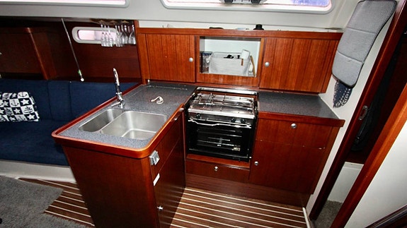 Hanse 350  2008  Finland 9 of 12