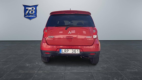 Mitsubishi Colt 6 of 9