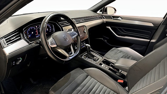 Volkswagen Passat 7 of 22