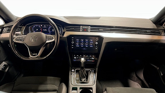 Volkswagen Passat 10 of 22