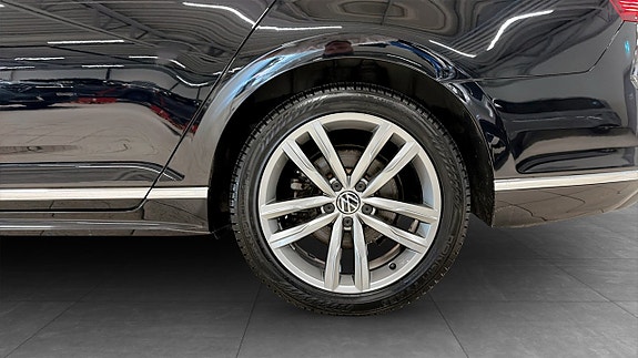Volkswagen Passat 6 of 22