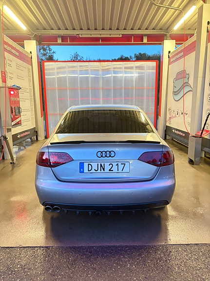 Audi A4 5 of 8