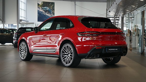 Porsche Macan T 2 of 12