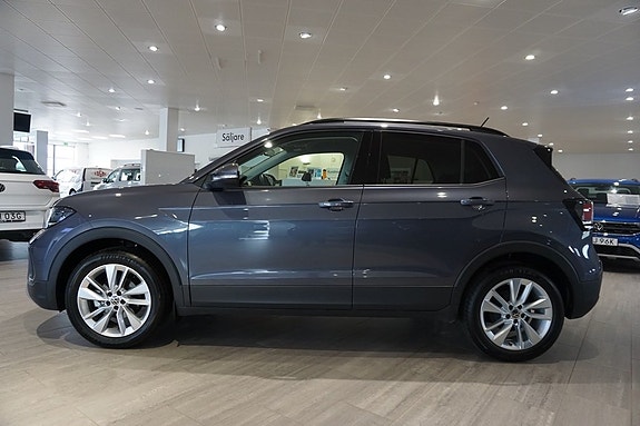 Volkswagen T-Cross 2 of 8