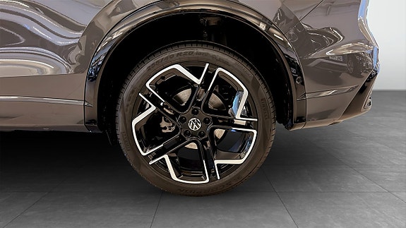 Volkswagen Tiguan 6 of 14