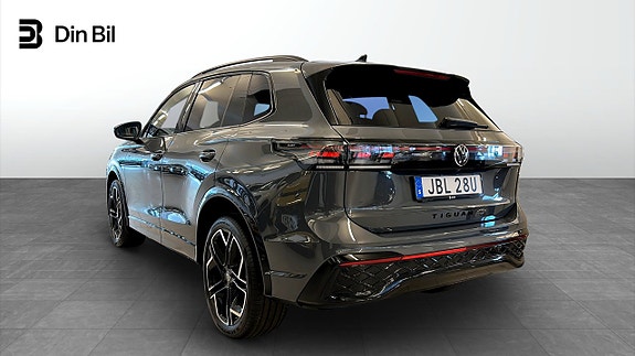 Volkswagen Tiguan 3 of 14