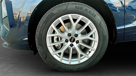 Audi Q3 6 of 13