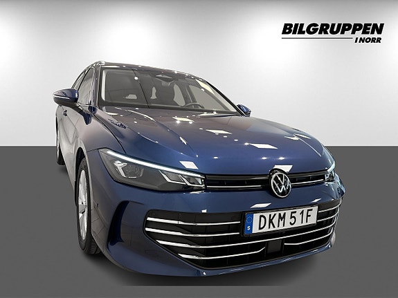Volkswagen Passat 3 of 16