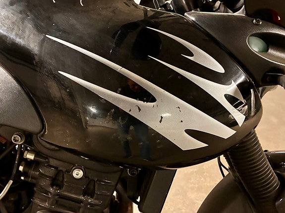 Triumph Tiger 885i 4 of 11