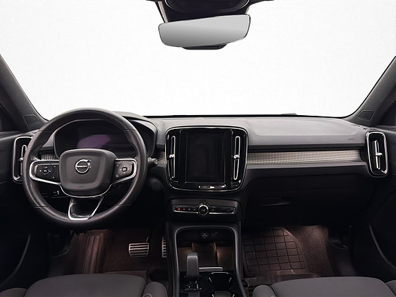 Volvo XC40 13 of 30