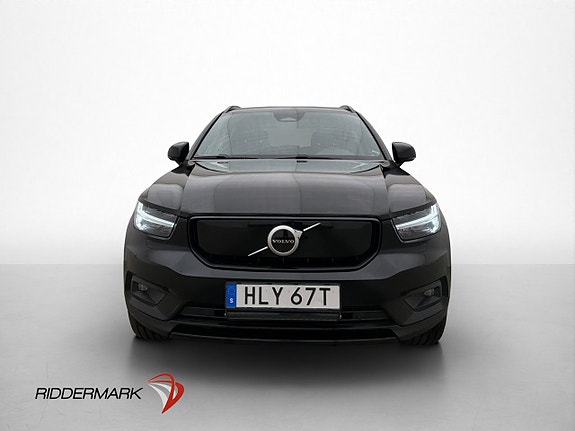 Volvo XC40 2 of 30
