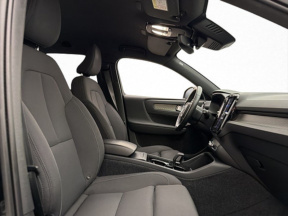 Volvo XC40 30 of 30