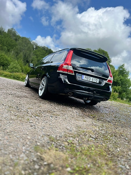 Volvo V70 2 of 2