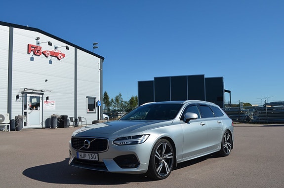 Volvo V90 2 of 30
