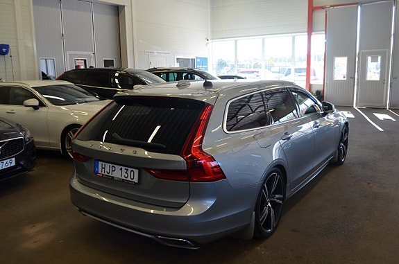 Volvo V90 16 of 30