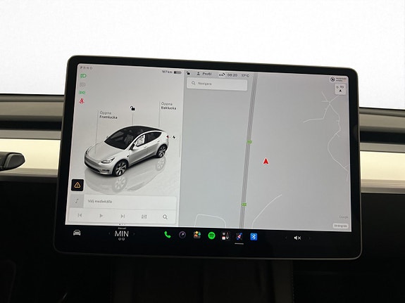 Tesla Model Y 18 of 30
