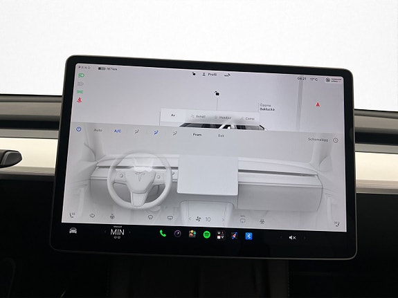 Tesla Model Y 19 of 30
