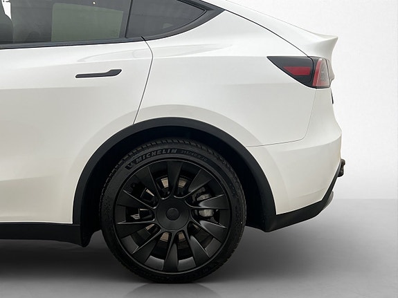 Tesla Model Y 30 of 30