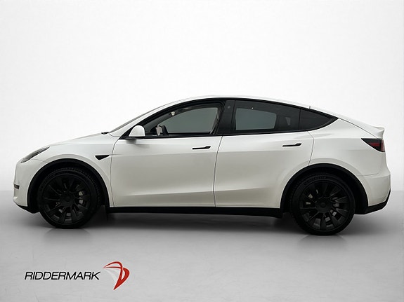 Tesla Model Y 8 of 30