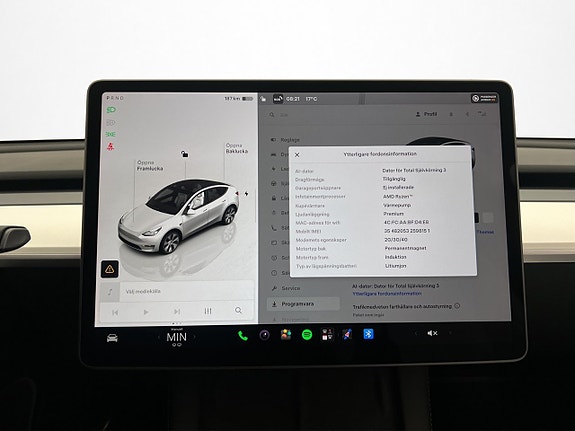 Tesla Model Y 22 of 30
