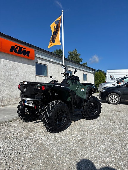 Can-Am Outlander 570 XU 2 of 5