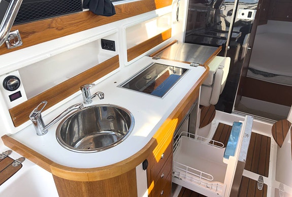 AQUADOR 28 HT | Diesel V6 | 6995/m 8 of 12
