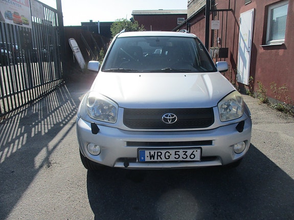 Toyota RAV4 3 of 9