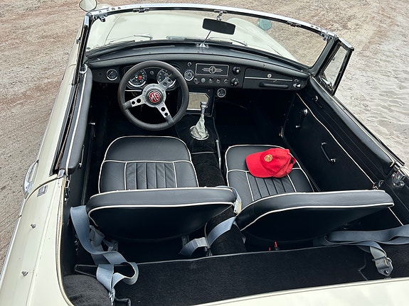 MG MGB 3 of 12