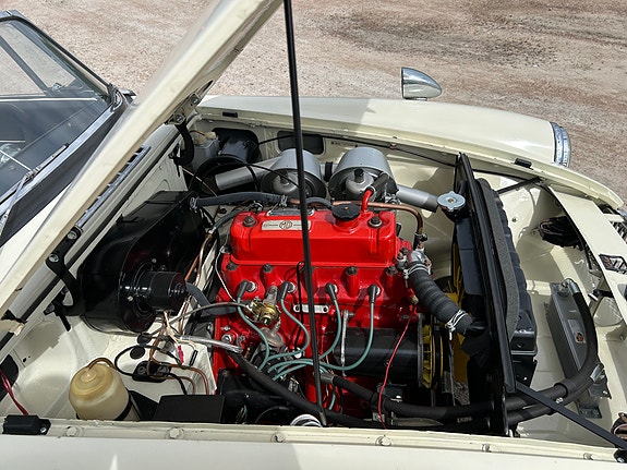 MG MGB 7 of 12