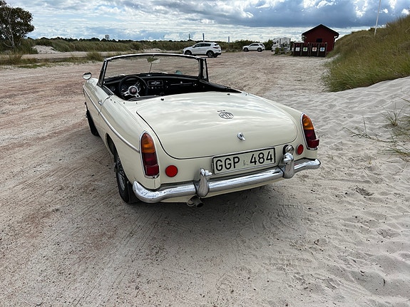 MG MGB 2 of 12