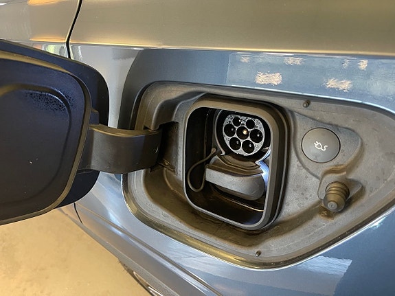 Polestar 2 8 of 17