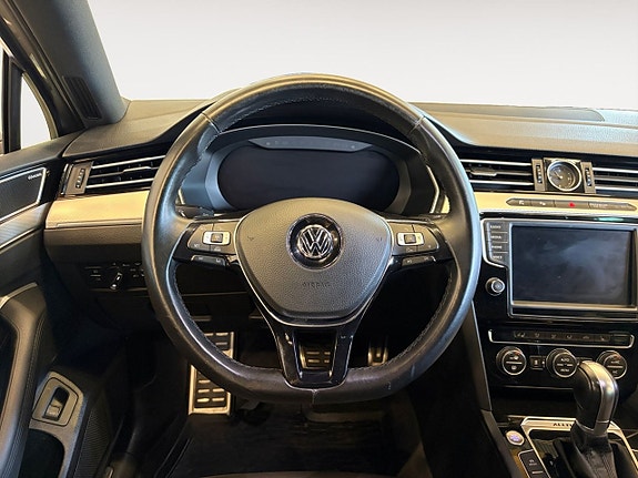 Volkswagen Passat Alltrack 13 of 22
