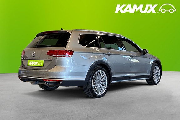 Volkswagen Passat Alltrack 4 of 22